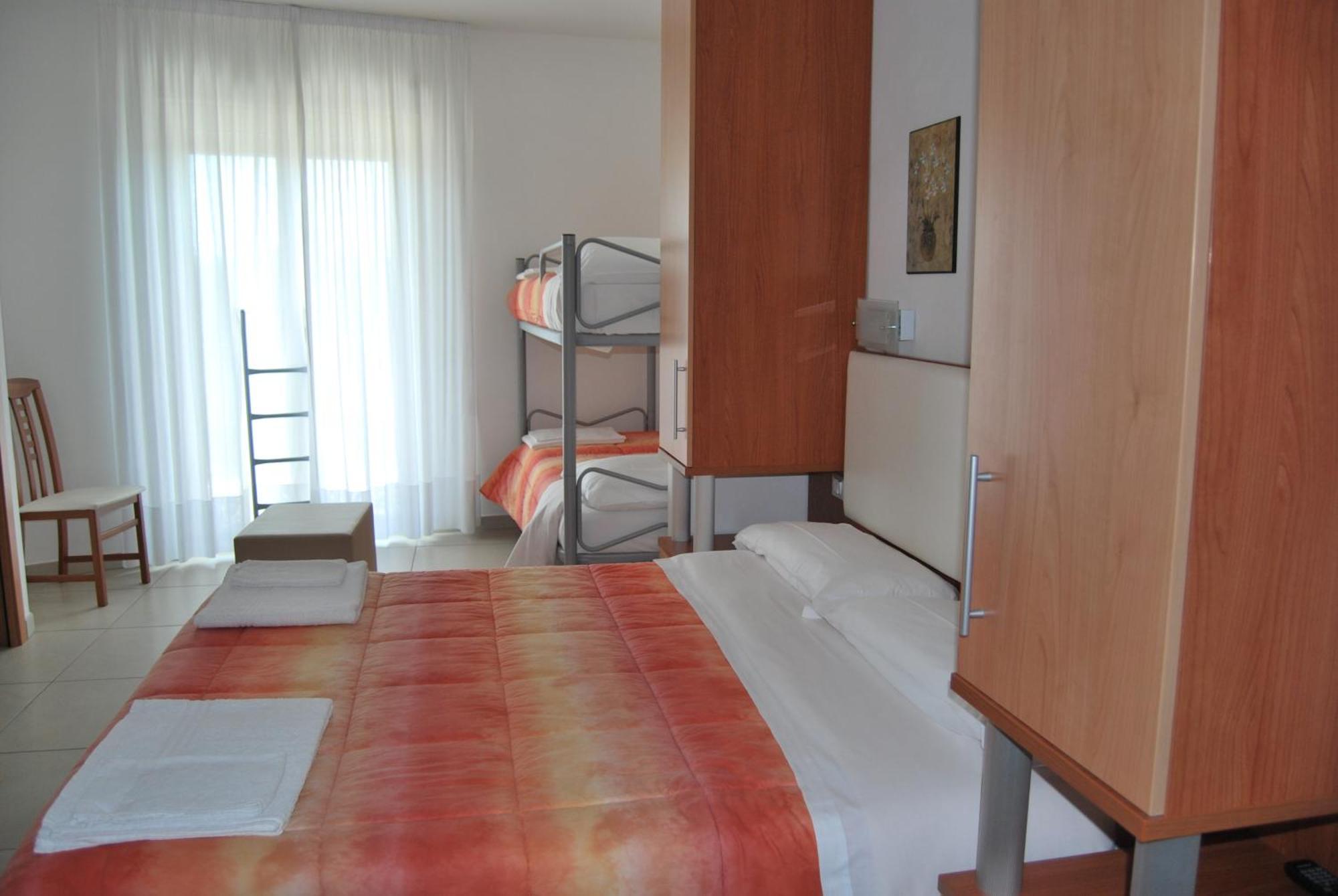 Hotel Europa Nereto Kültér fotó