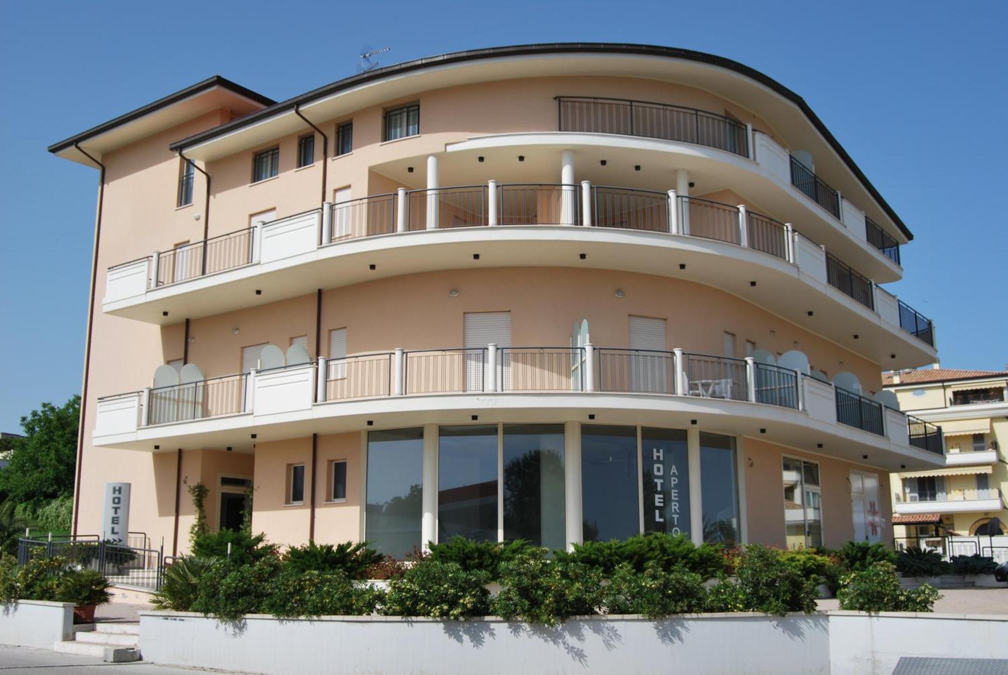Hotel Europa Nereto Kültér fotó